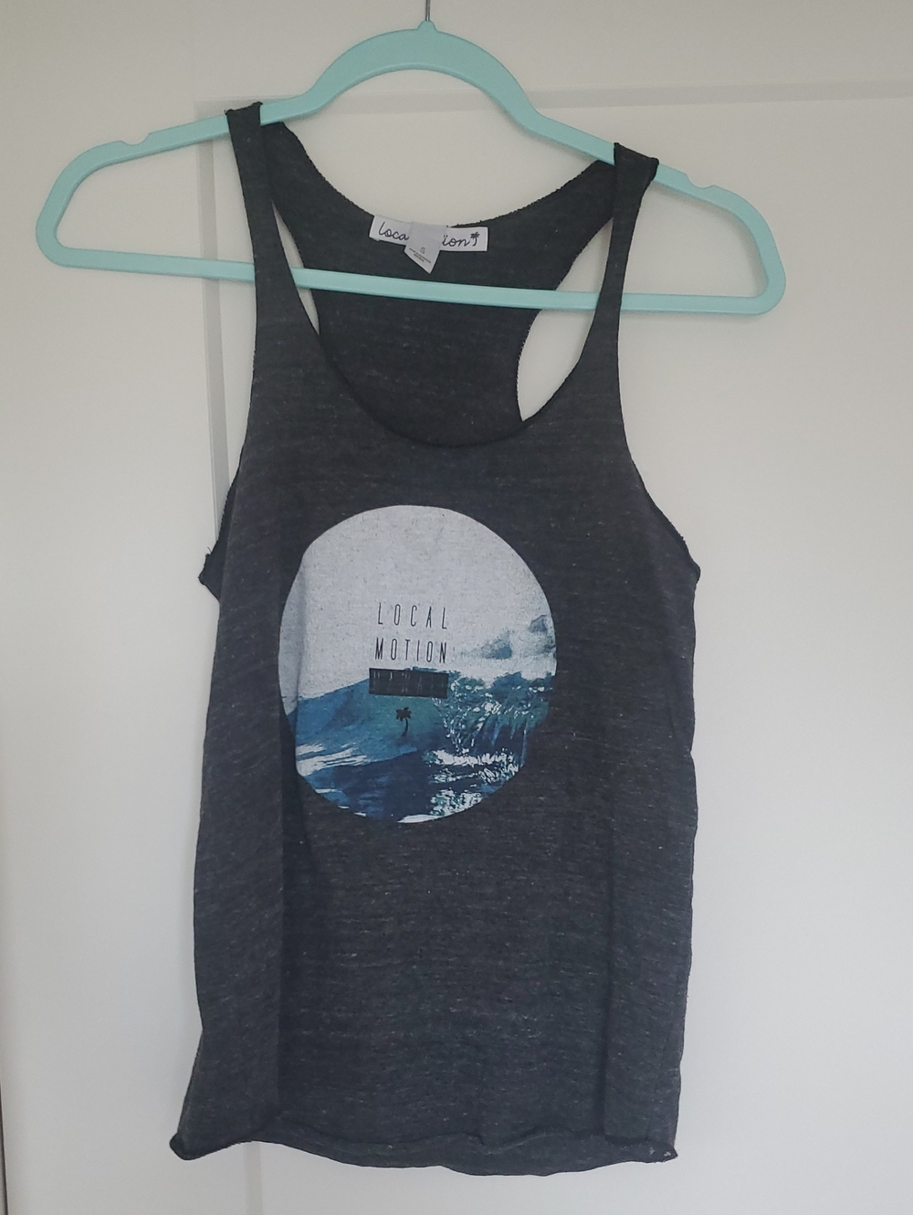 Local Motion Women's Dark Gray Graphic Tank Top - Wave Print